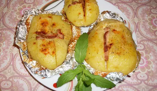Krompir u maslacu sa fileom i topljenim sirom