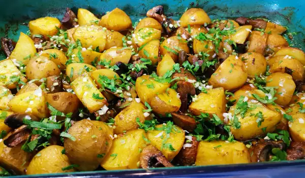 Zlatni pečeni krompir sa pečurkama na arapski način