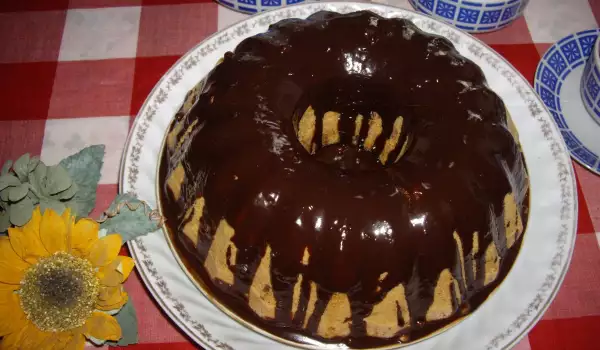 Mirisni kolač sa čokoladnom glazurom