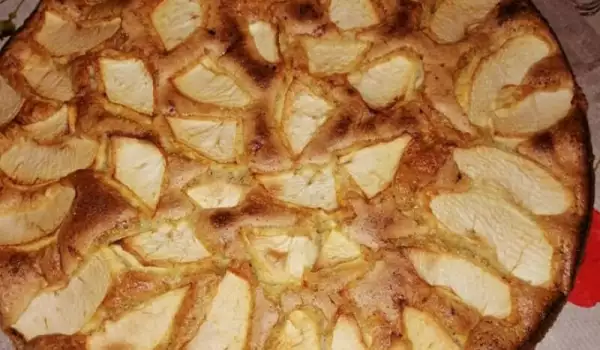 Vazdušasti kolač sa jabukama i bananom