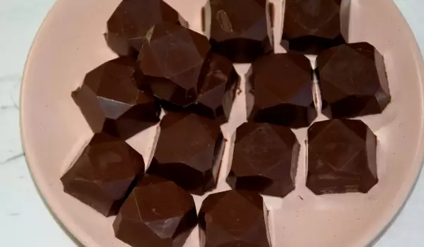 Keto čokoladne bombone