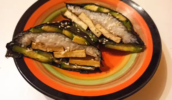 Trouglasti kimbap sa tofu sirom i povrćem