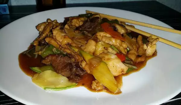 Kinesko jelo sa tri vrste mesa i povrćem