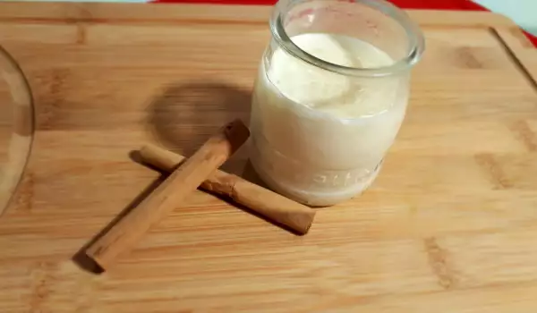 Kokosovo mleko sa pirinčem i cimetom