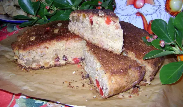 Praznični kolač sa sušenim voćem