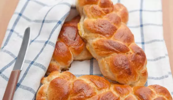 Uskršnje pletenice sa kokosom