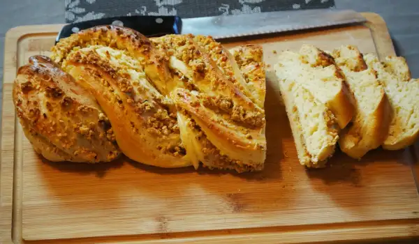 Uskršnji kolač sa bademima jednostavan za pripremu