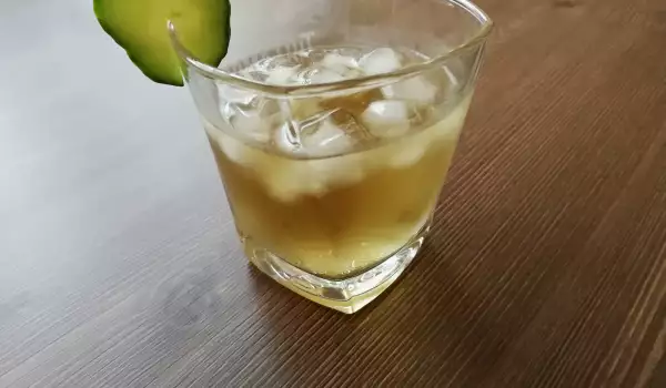 Koktel sa rumom i zelenim čajem