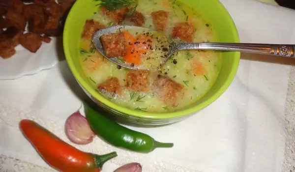 Krem supa od povrća sa sitnim sirom i krutonima