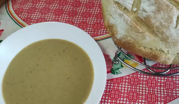 Krem supa sa sočivom, krompirom i svinjskim raguom