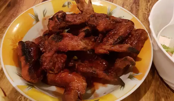BBQ pileća krilca sa medom i soja sosom