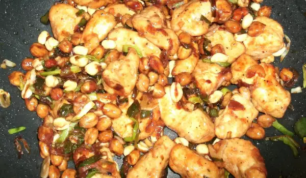 Piletina sa kikirikijem u Kung Pao slatko-kiselom sosu
