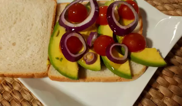 Laki veganski sendviči sa avokadom