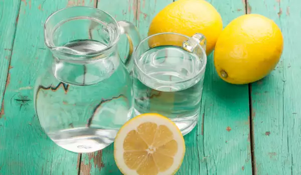 Kako da pripremimo vodu sa limunom?
