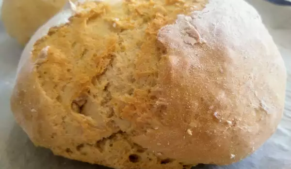 Seoski hleb od spelte iz stare rerne
