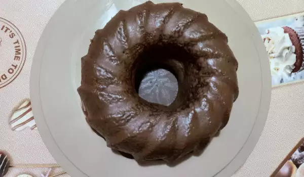 Speltin kolač sa čokoladnom glazurom