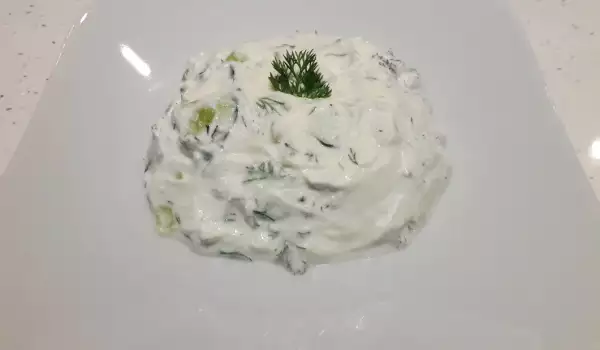 Jednostavna mlečna salata