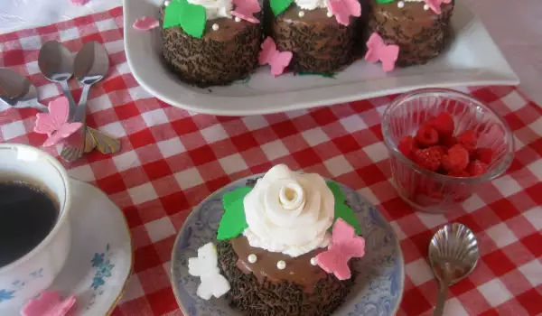 Mini čokoladne torte sa malinama i maskarponeom