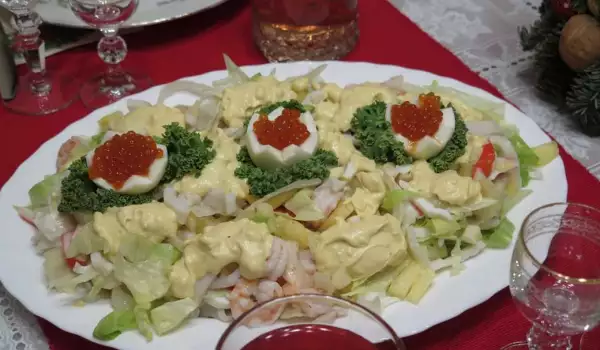 Bogata salata sa morskim plodovima