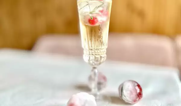 Novogodišnji koktel sa šampanjcem