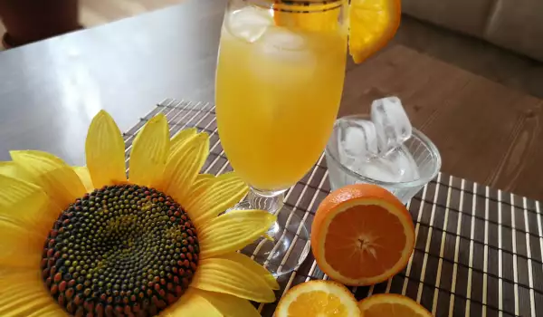 Koktel od pomorandže sa belim vinom i šampanjcem