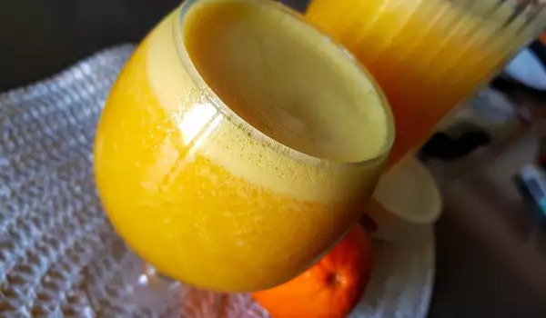 Klasičan sok od pomorandže u blenderu