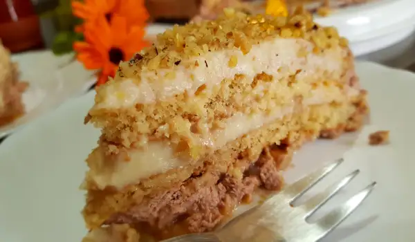 Sočna prelivena torta sa orasima