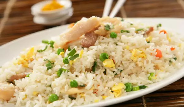 Svinjetina sa pirinčem na kineski