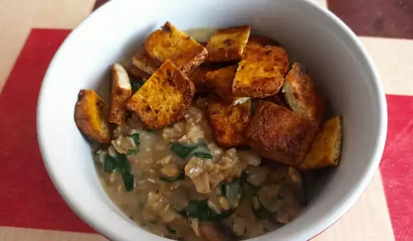 Slana ovsena kaša sa dimljenim tofu sirom i spanaćem