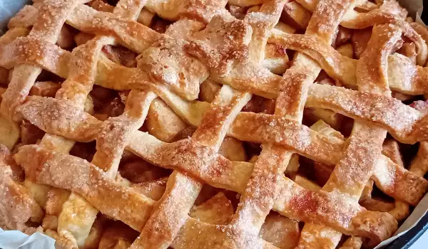 Hrskava i aromatična pita sa jabukama i kruškama