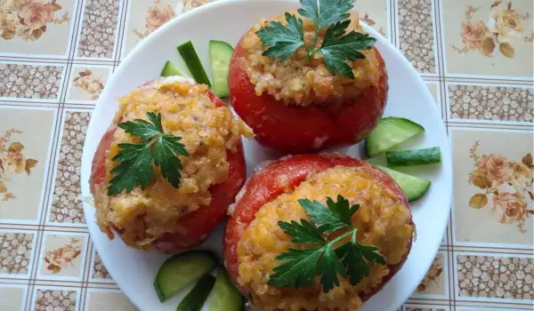 Posni punjeni paradajz sa pirinčem u rerni