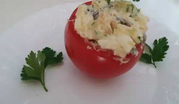 Paradajz punjen salatom od jaja