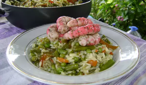 Prženi pirinač sa povrćem i mariniranim surimima