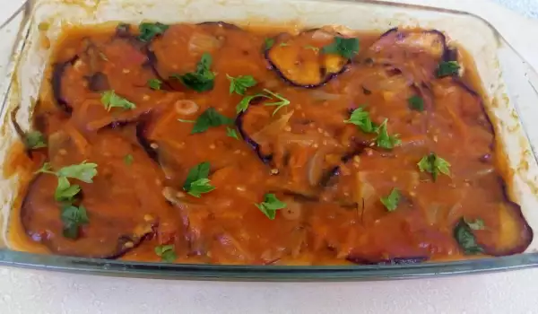 Patlidžan sa paradajz sosom iz rerne