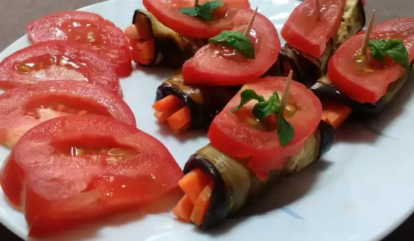 Rolatići od patlidžana sa šargarepom i paradajzom