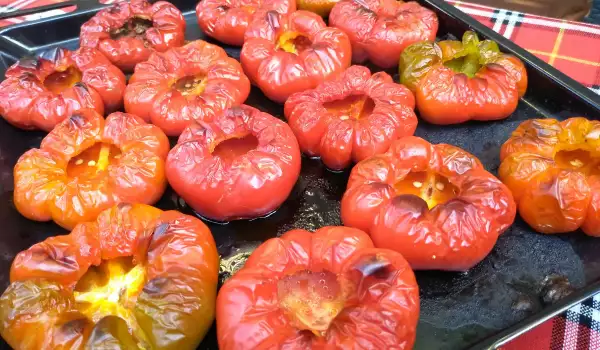 Kako i koliko dugo se peku paradajz-paprike?