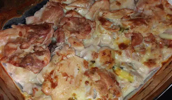 Pečena piletina sa topljenim sirom i krastavčićima