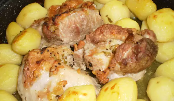 Pečeno svinjsko meso sa krompirom iz rerne