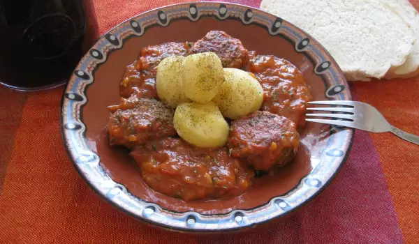 Pikantne ćuftice u paradajz sosu