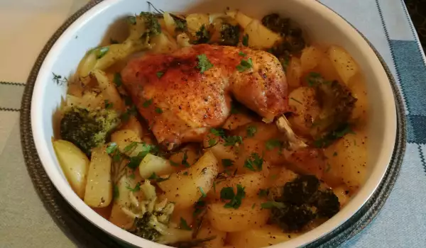 Piletina sa krompirom i brokolijem u rerni