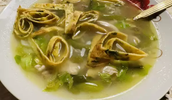 Pileća supa sa nudlama na azijski način