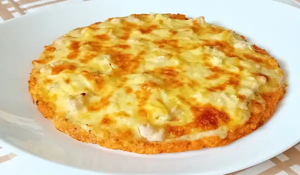 Pica sa piletinom i korom od karfiola