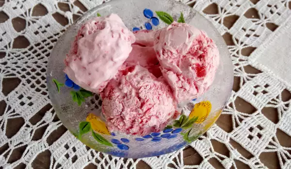 Ukusan voćni sladoled sa malinama