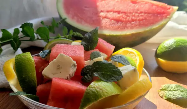 Letnja voćna salata sa lubenicom