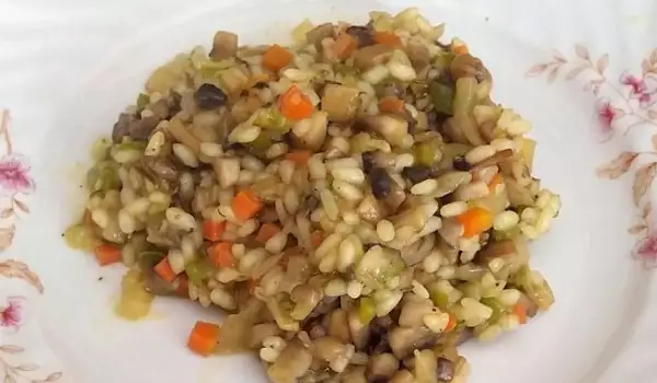 Veganski rižoto sa pečurkama i paprikama