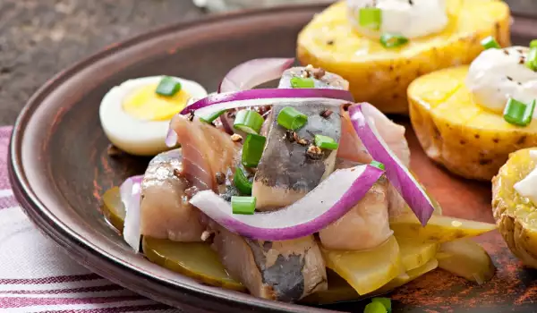 Salata sa mariniranom palamidom i krompirom