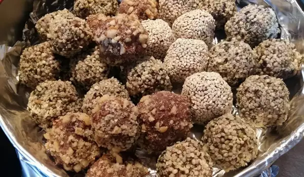 Domaće proteinske bombone sa orašastim plodovima