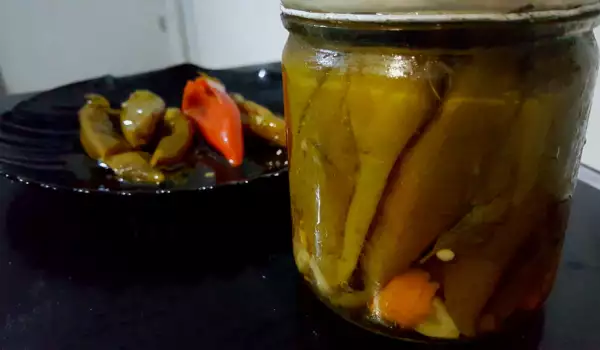 Pečene ljute papričice u tegli