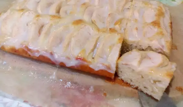 Kolač od jabuka sa prelivom