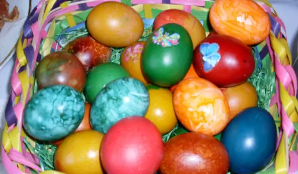 Šarena jaja sa poslastičarskom bojom